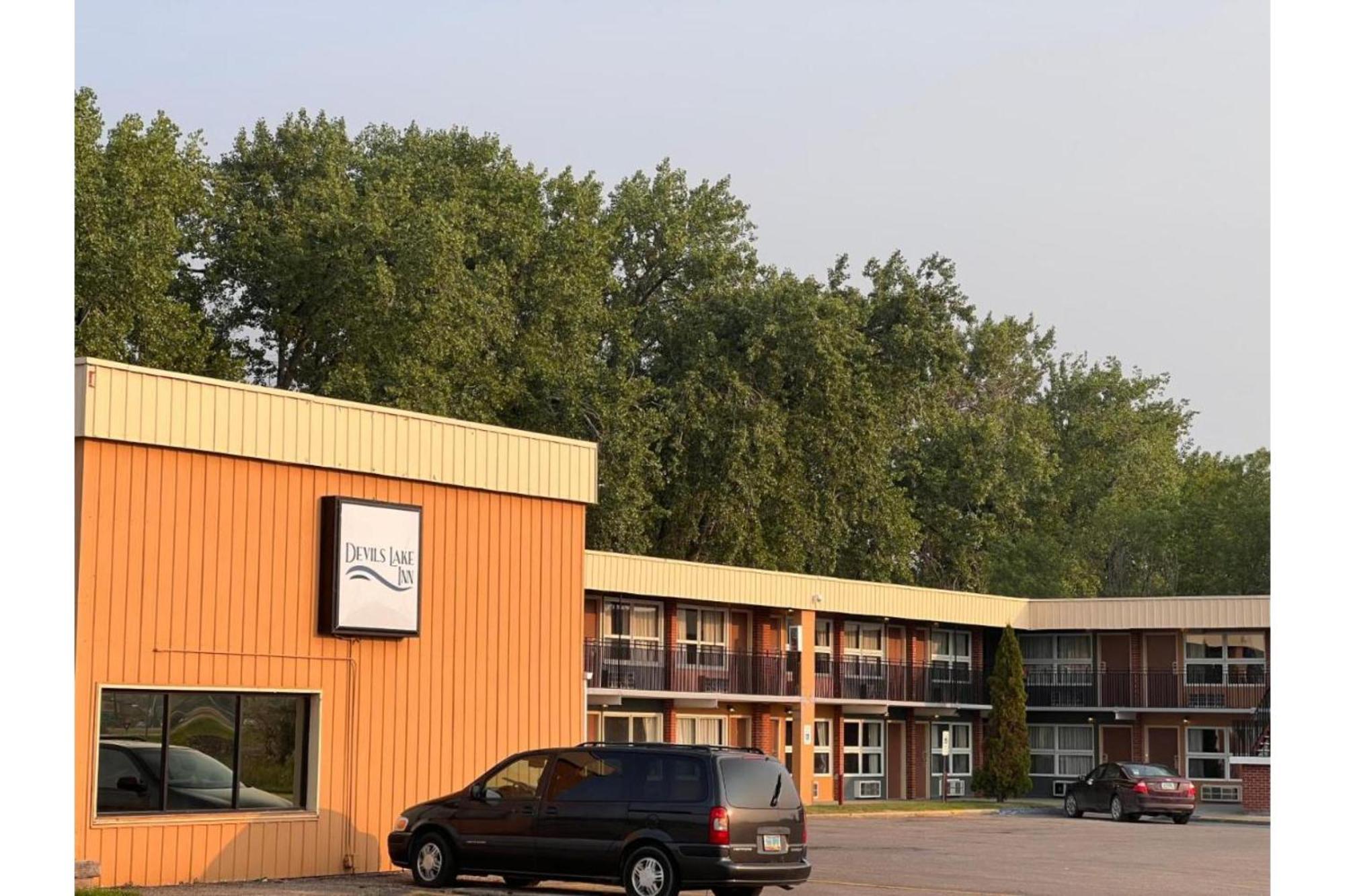 Devils Lake Inn By Oyo Near Devils Lake Regional Airport Exterior foto