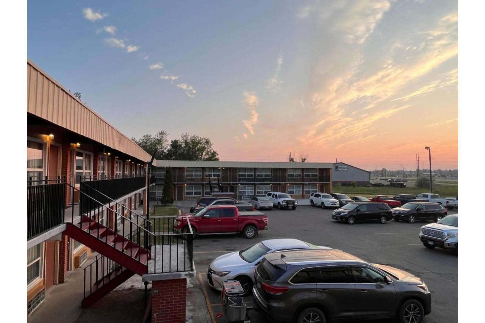 Devils Lake Inn By Oyo Near Devils Lake Regional Airport Exterior foto